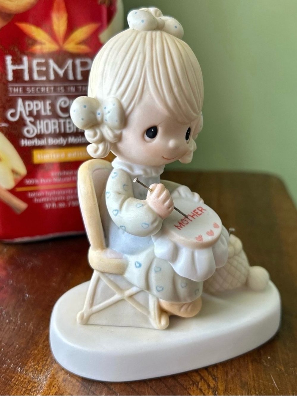 Vintage Precious Moments Knitting For Mother Figurine - Picture 7 of 9